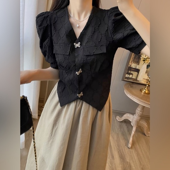 NWT Two Pieces Cropped Jacket with Butterfly Embroidered Button with Tan Skirt - Picture 4 of 13